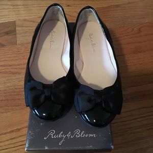 Girls black patent leather dress shoes